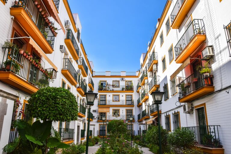 Alojamientos turísticos: descubre apartamentos en Sevilla y más