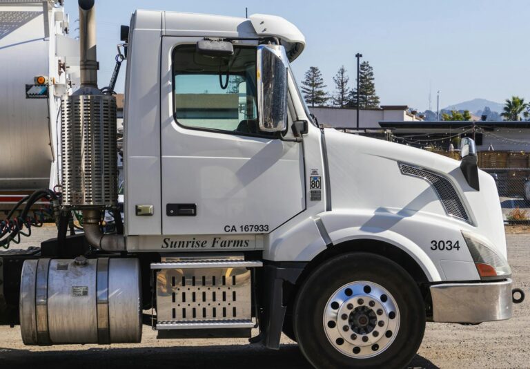 cabina tractora seguro esencial para transporte y logistica