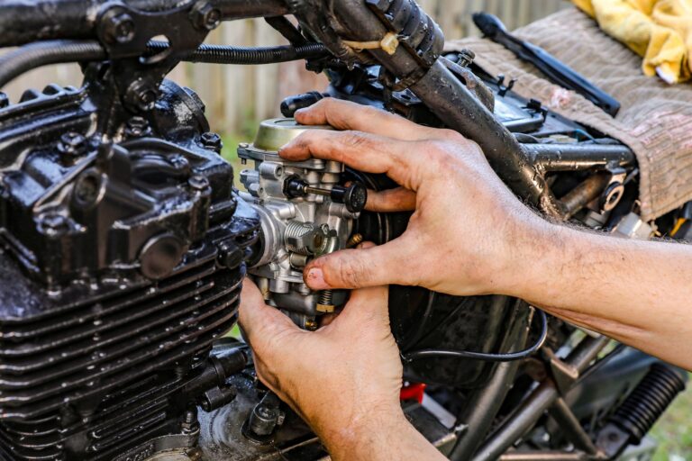 Carburador de moto: limpieza y ajuste para 2T y 4T