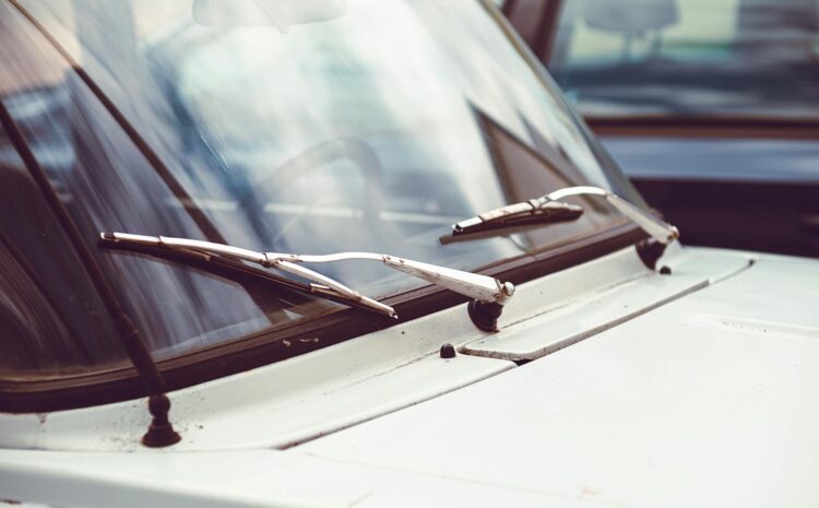  Cómo cambiar limpiaparabrisas: guía para el cambio escobillas coche