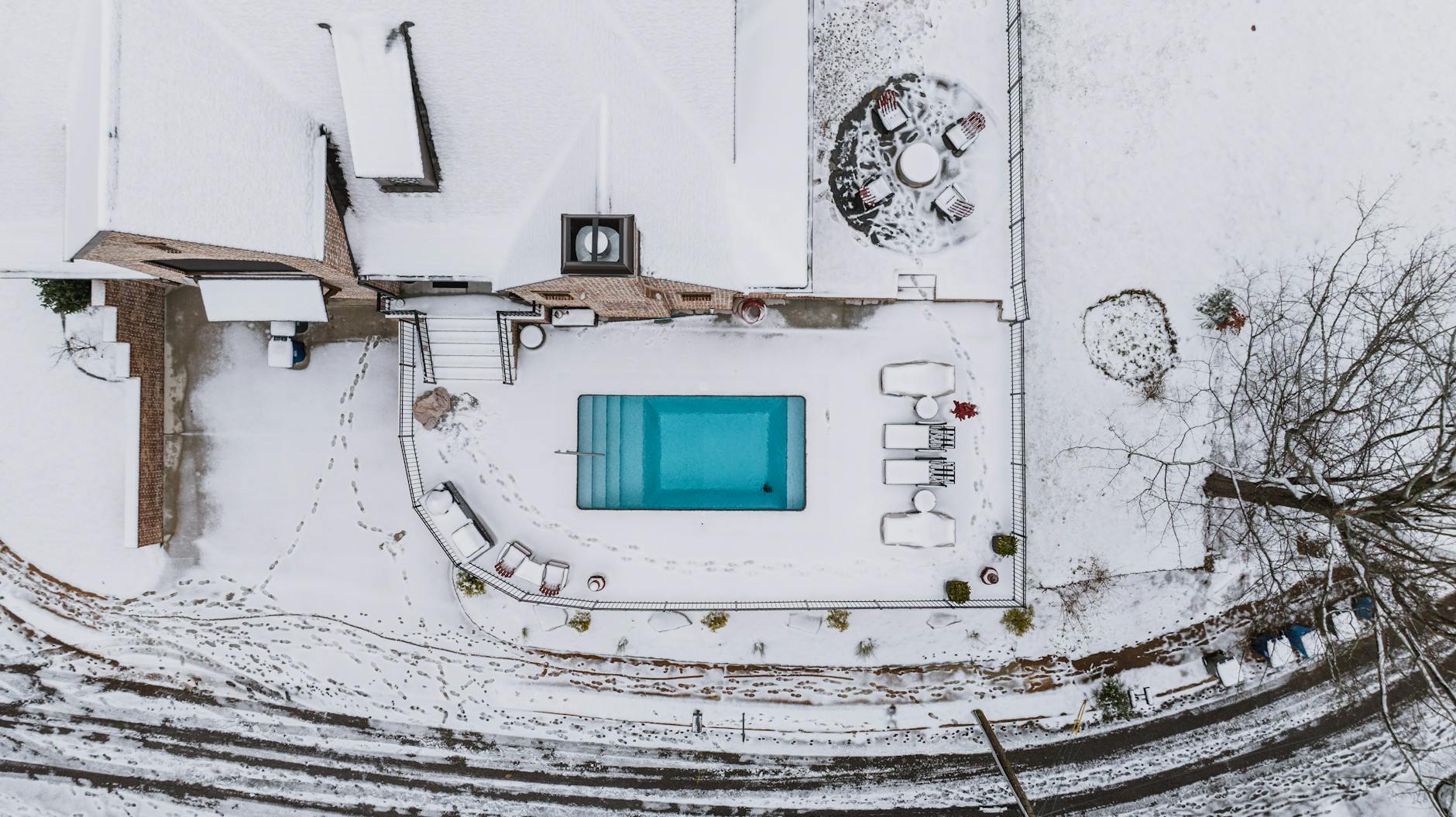 como quitar la tapa del skimmer y mantener tu piscina limpia