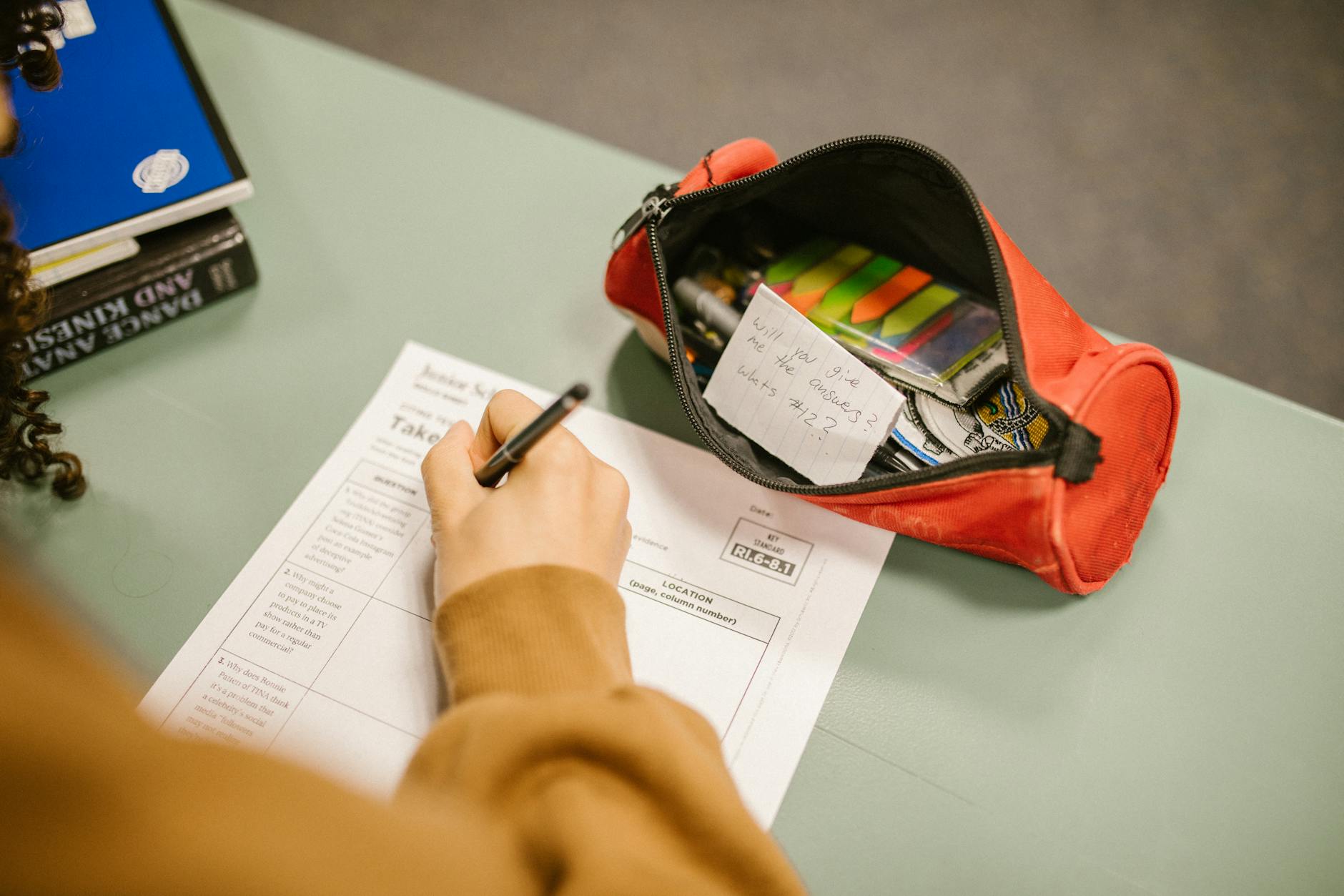 cuanto vale el examen teorico de conducir en espana guia completa