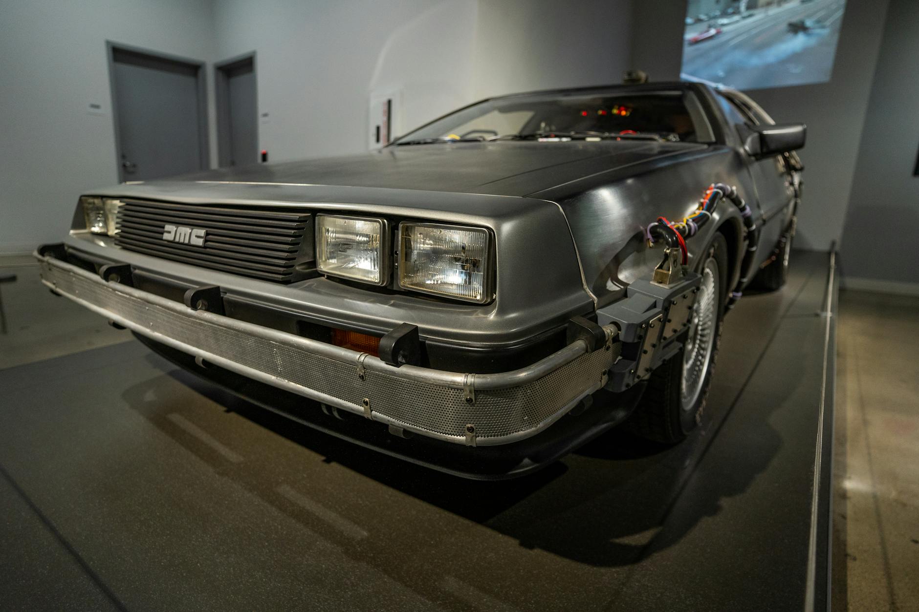delorean y coches iconicos de peliculas en espana descubrelos