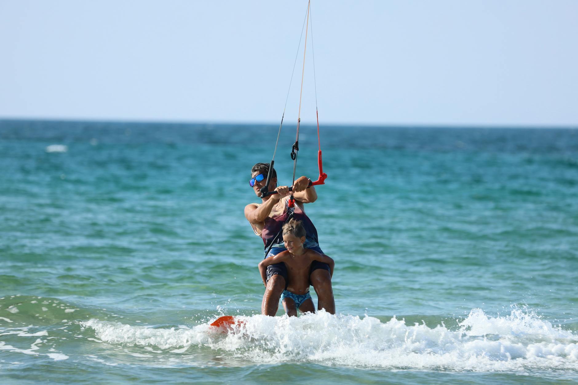deportes acuaticos disfruta del verano en el mar