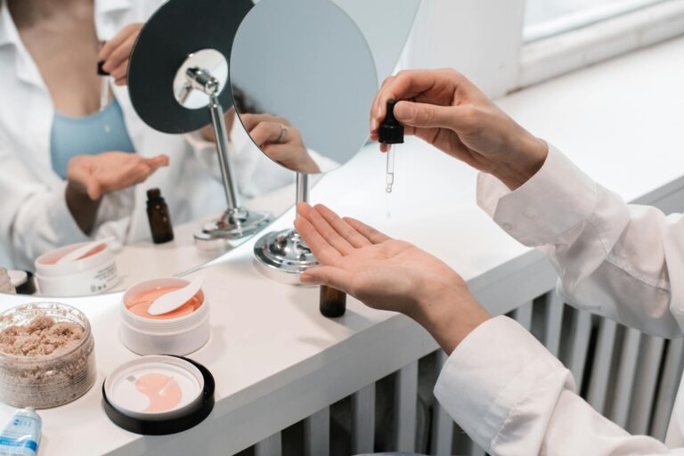El suero fisiológico: cuidado y limpieza para tus ojos