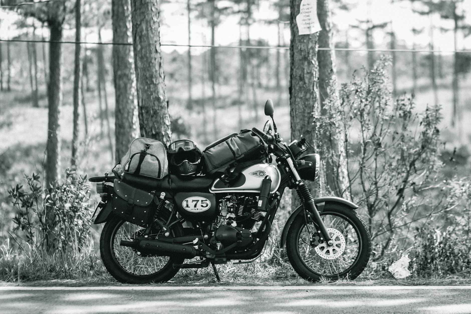 equipaje en la moto consejos para viajar seguro y comodo