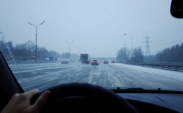 Hay hielo en la vía: ¿Qué debe hacer al conducir seguro?