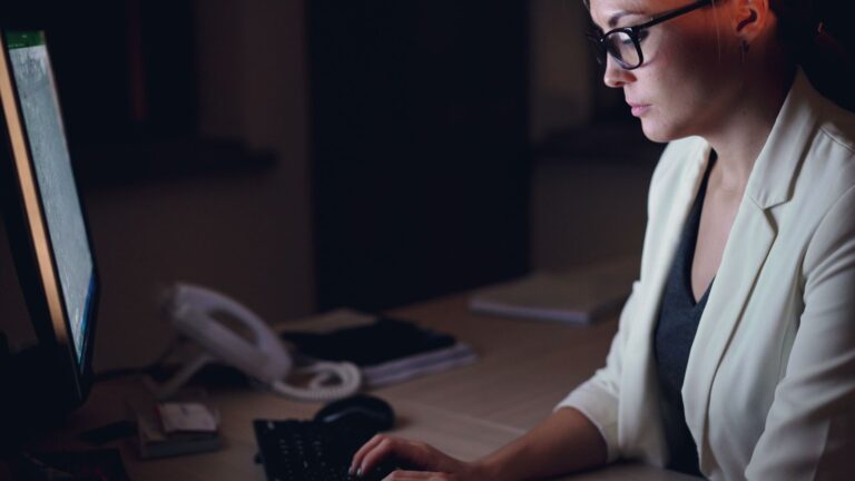 Hora extraordinaria: Precio horas extras según el Estatuto laboral