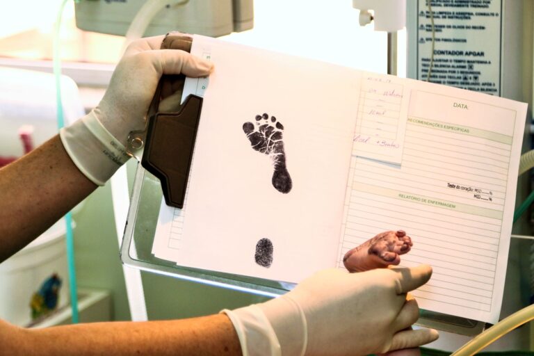 Matrona que es: funciones, estudios y primera visita en salud