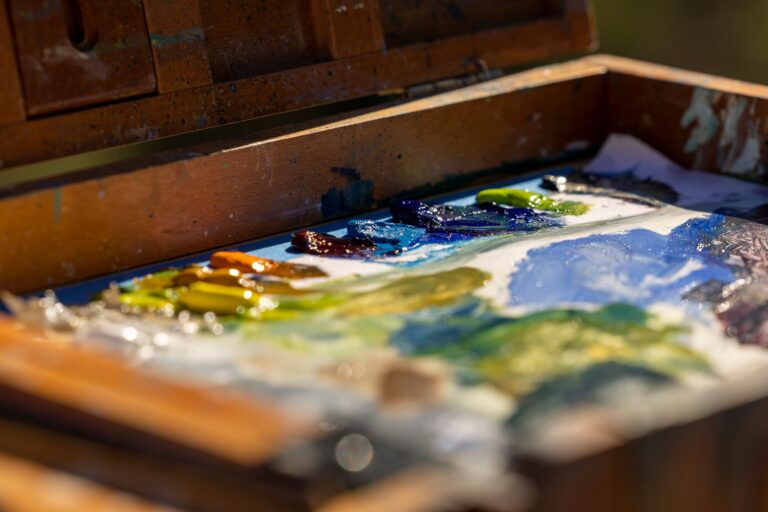 Mezclando pintura: guía para crear colores únicos en casa
