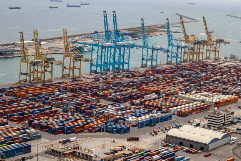 Que exportar desde España: Guía completa de trámites y requisitos