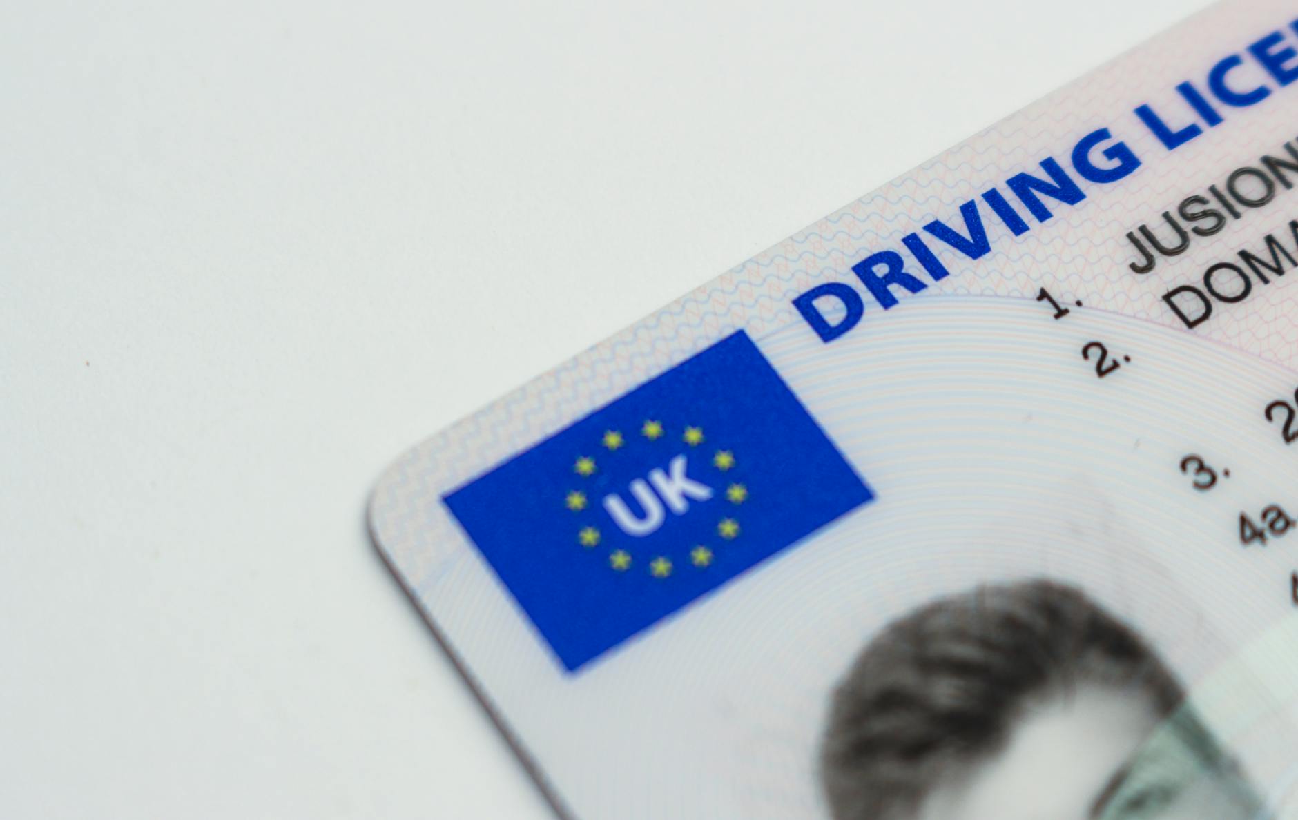 que significa 01 en el carnet de conducir cambios tras cirugia ocular