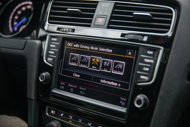 Que significa eco en un coche: modo económico y sus riesgos