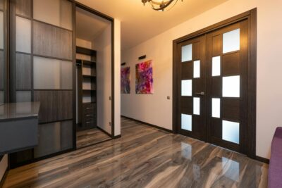 Quien arregla puertas correderas: guía para un deslizamiento suave