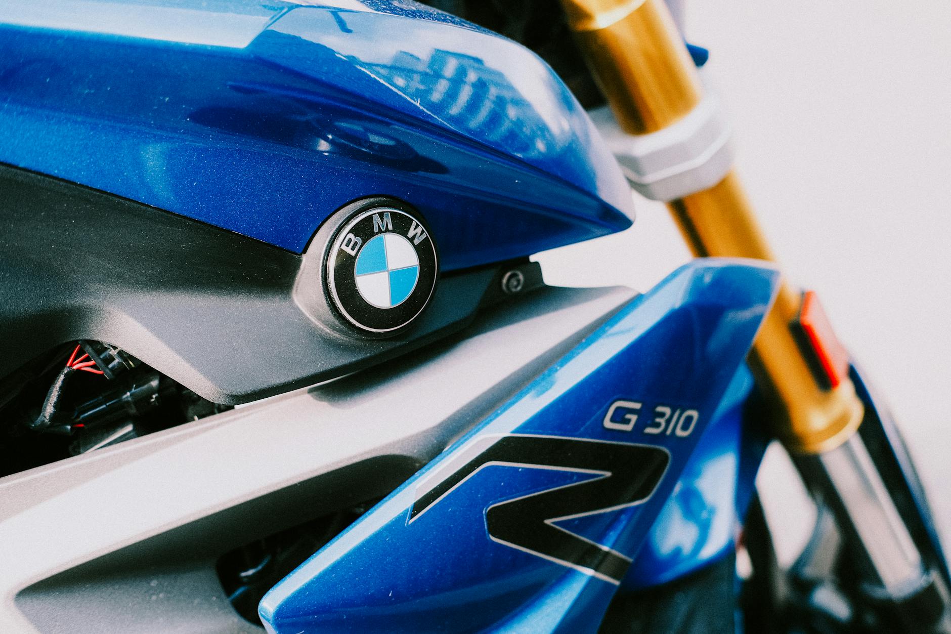 seguro bmw protege tus motos bmw en la carretera eficazmente