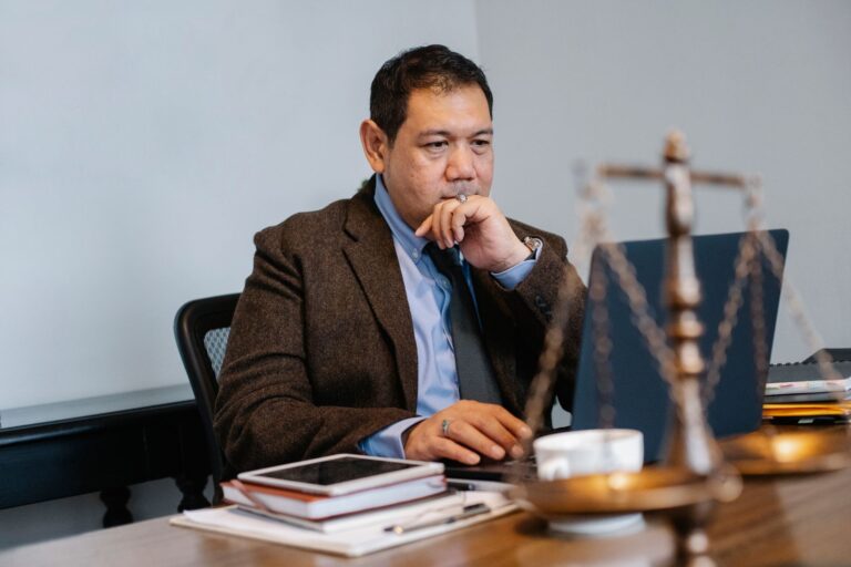 Si me roban en el trabajo, ¿quién responde legalmente?