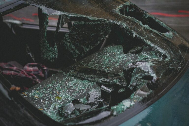 Vandalismo: Cómo protegerte y reclamar daños asegurados